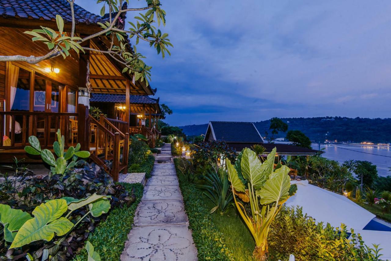 Sunday Huts Lembongan Hotell Exteriör bild