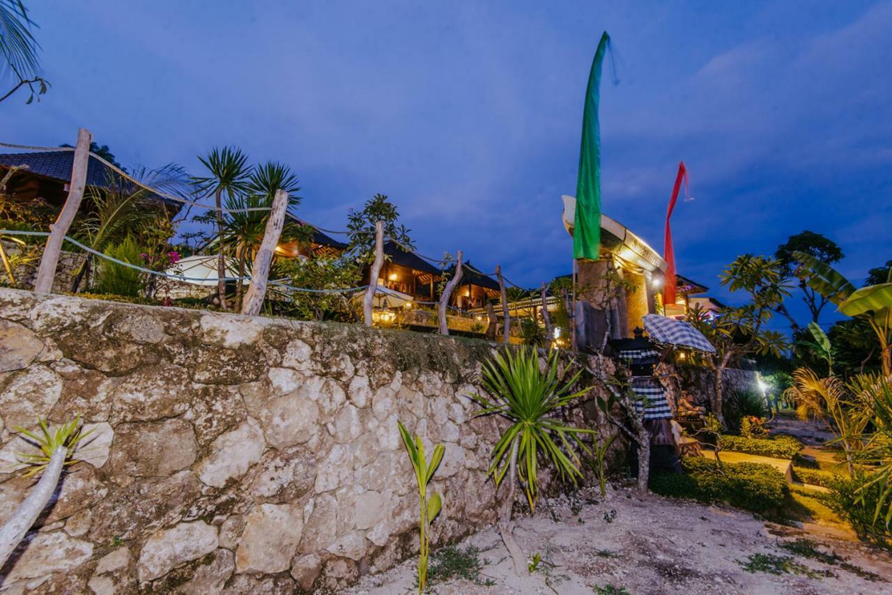 Sunday Huts Lembongan Hotell Exteriör bild