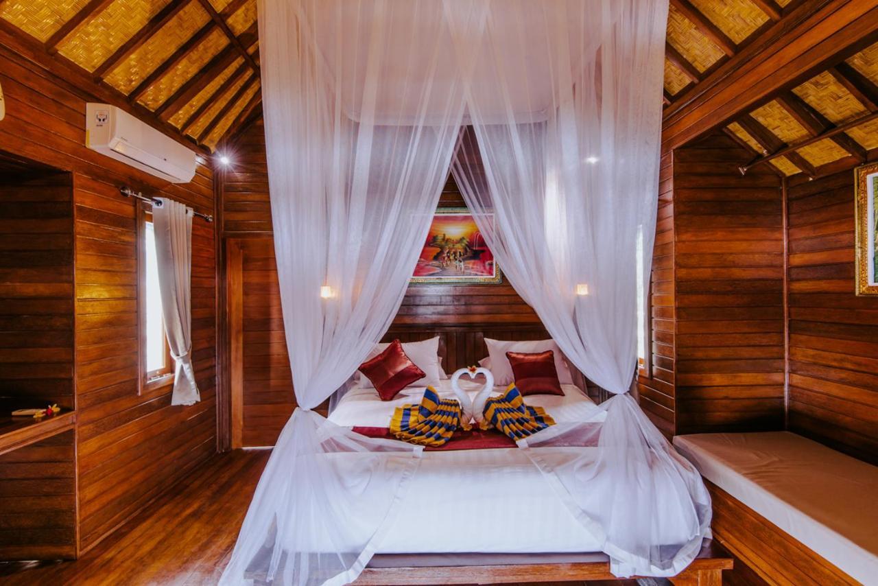 Sunday Huts Lembongan Hotell Exteriör bild